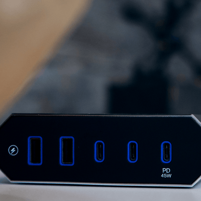 Austere Power VII Series 8-Outlet with Omniport USB+PD (North America) &#124; 7S-PS8-US1